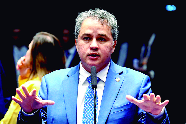 Efraim; foto - Jefferson Rudy-Agência Senado_editada.jpg