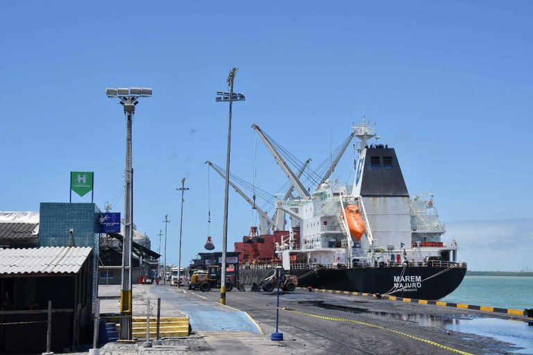 Porto-de-Cadebelo---Foto_Roberto-Guedes.jpg
