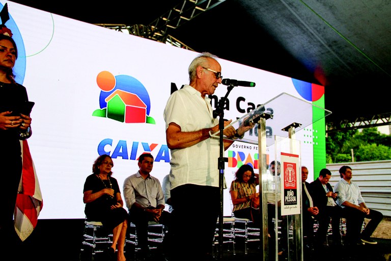 cicero_lucena-prefeito-f-mrusso.JPG