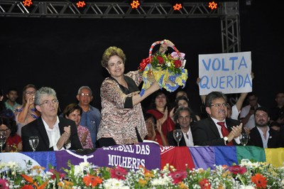 Presidente Dilma Rousseff recebeu diversas homenagens dos participantes