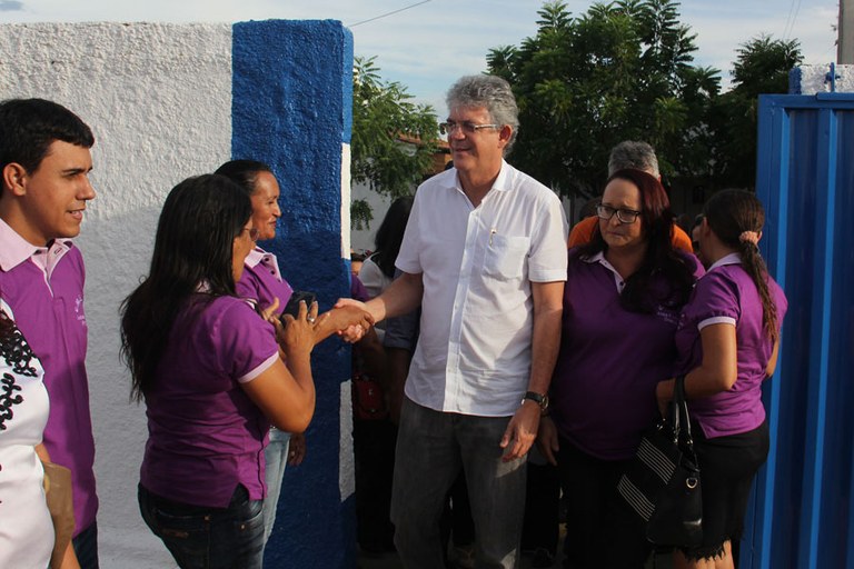 entrega_escola_fotos_alberi pontes22_1.JPG