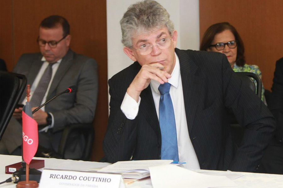 ricardo em encontro de goverandores_foto manu dias_secom Bahia.jpg