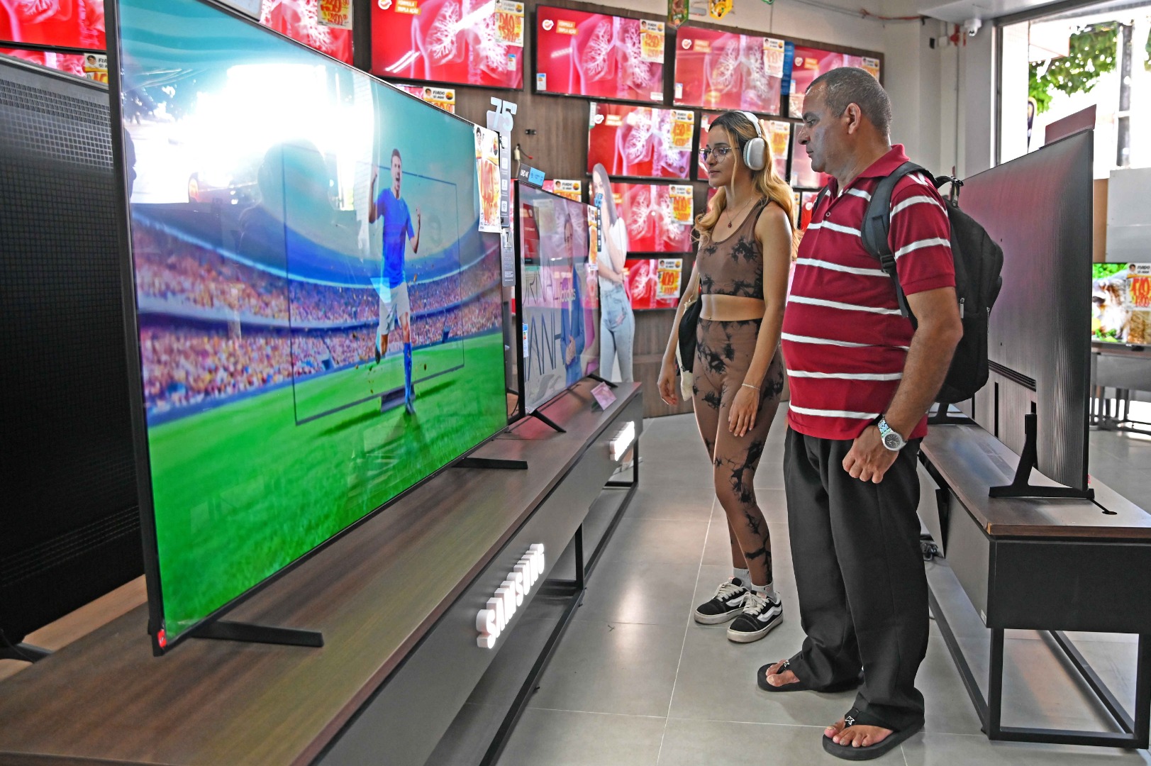 2026.05.11 vendas TV's_Jamily de Oliveira © Carlos Rodrigo (15).JPG