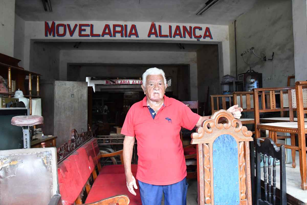 2024.01.16_moveis usados_joao henrique © roberto guedes (46).jpg
