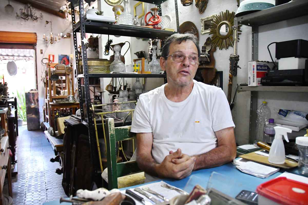 2024.01.16_moveis usados_sergio coutinho © roberto guedes (10).jpg