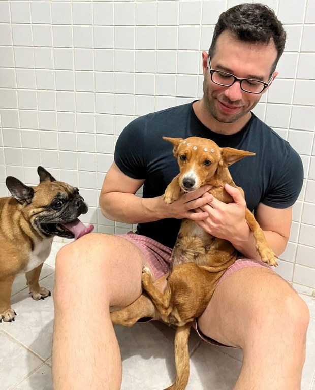 George Lucena e os pets.jpg