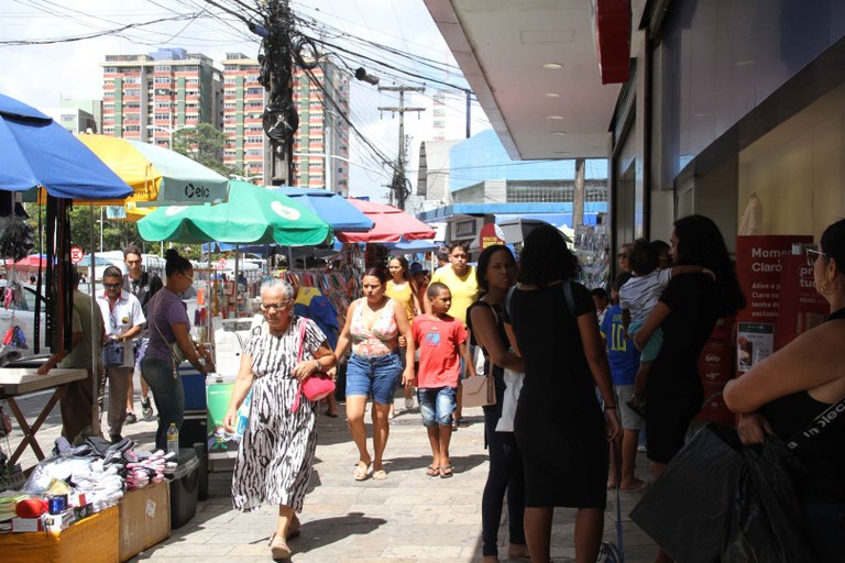 Movimento no comercio_F. Evandro (1).JPG