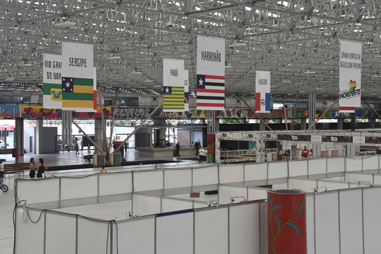 FEIRA-AGRICULTURA-FAMILIAR-F-ORTILO-ANTÔNIO.jpg