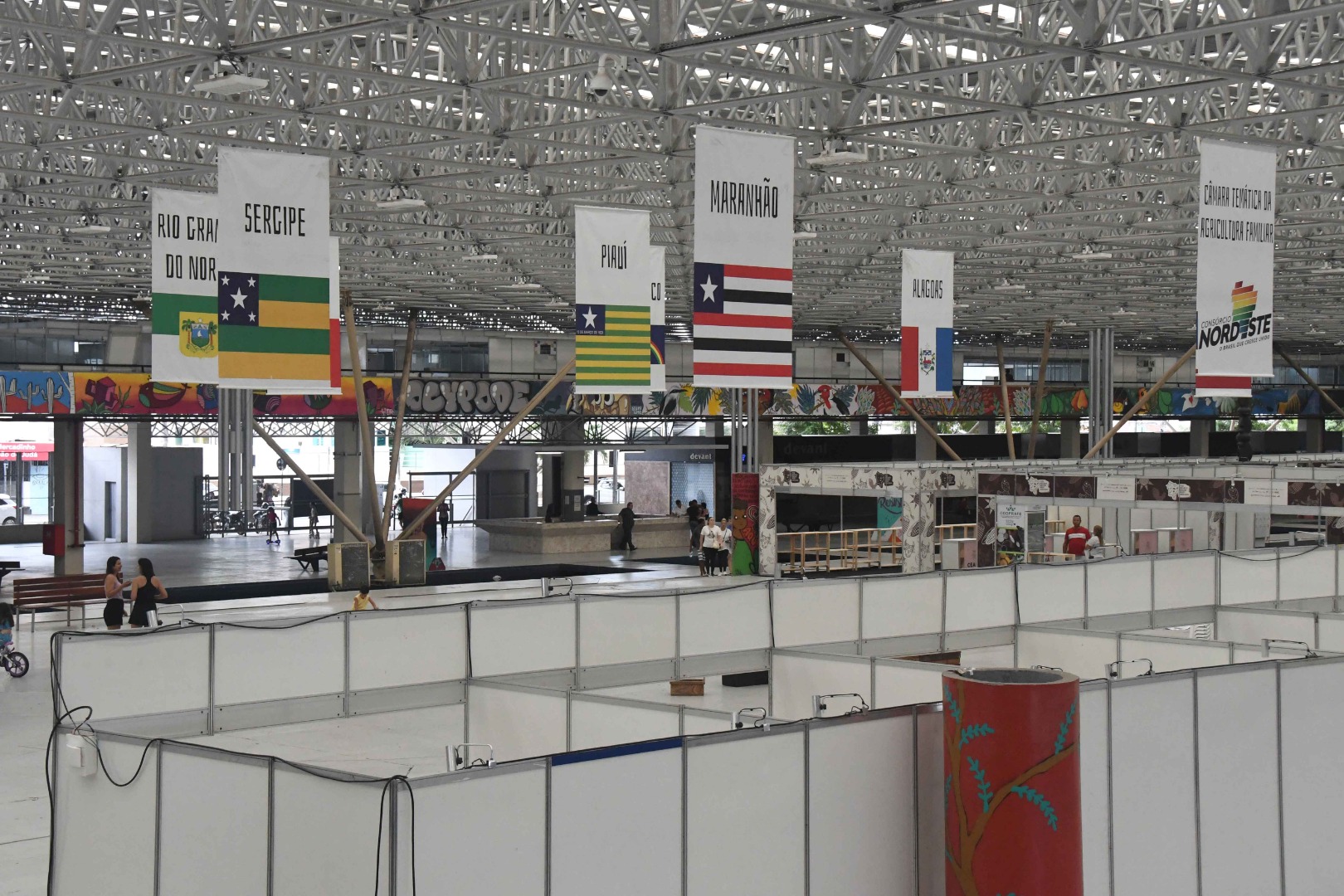 FEIRA-AGRICULTURA-FAMILIAR-F-ORTILO-ANTÔNIO.jpg
