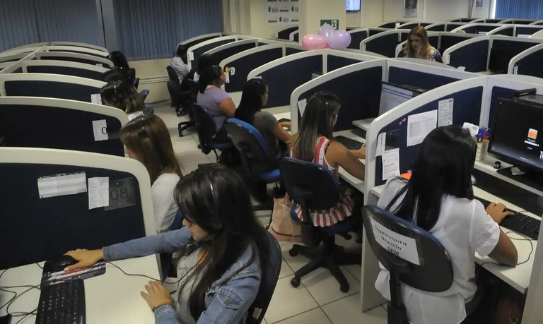 Telemarketing © Jose Cruz_Agencia Brasil.jpg