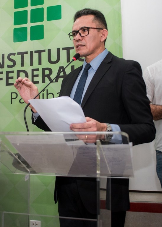Roberto Souza-Secretário de Educação.jpeg