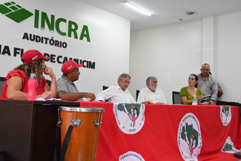 2023.10.16_mst no incra © roberto guedes (17) - Cópia - Cópia.jpg