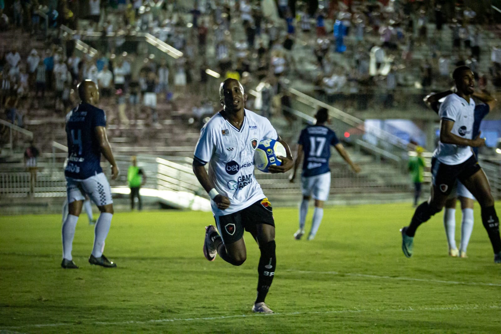 Joaozinho_EDITADA.jpg