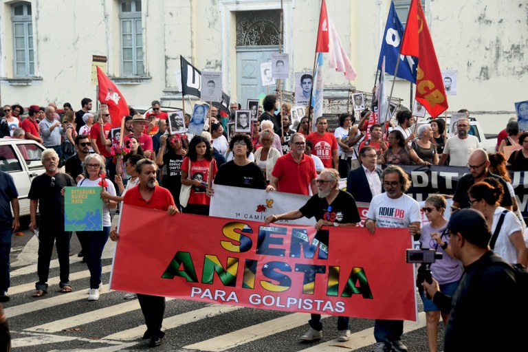 CAMINHADA-DO-SILÊNCIO-F-ORTILO-AÑTÔNIO-(1).jpg