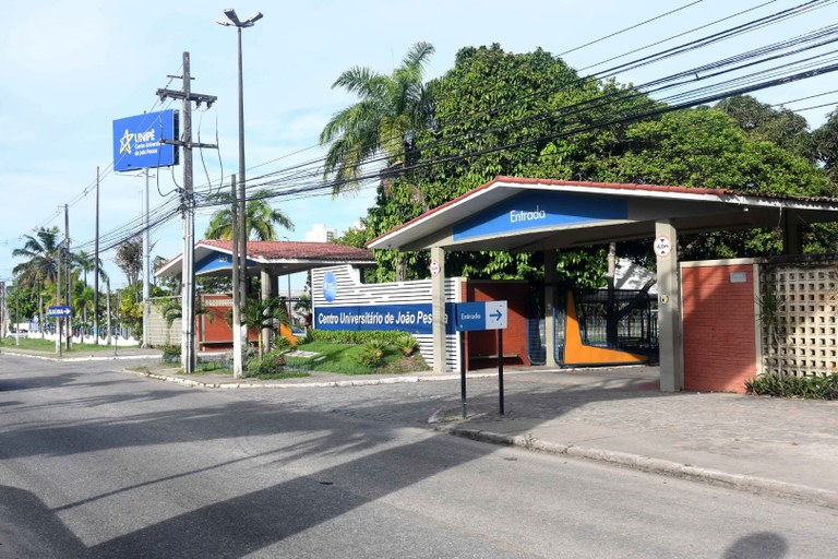 COBRANÇA-DE-ESTACIONAMENTO-DA-UNIPÊ-F-ORTILO-ANTÔNIO-(23).jpg