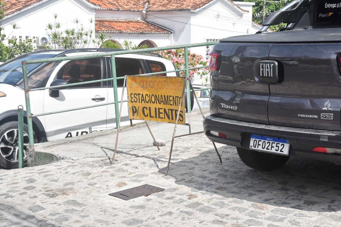 Sedurb fiscaliza uso ilegal de calçadas