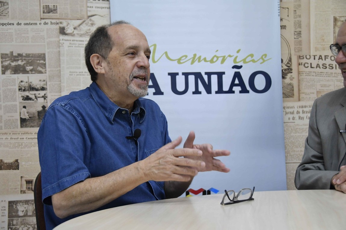 Rubens Nóbrega reúne histórias de seus 51 anos de jornalismo