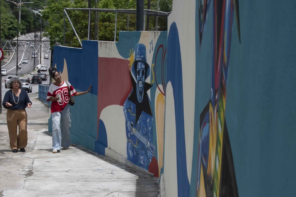 Flora Santos vence o 8º Concurso de Arte Grafite em Muro da EPC