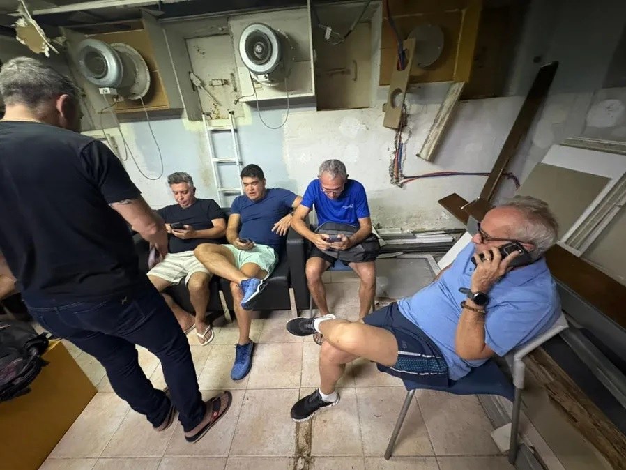 Cícero Lucena refugia-se em abrigo em Israel