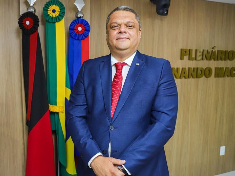 Justiça mantém diplomação de prefeito eleito de Cabedelo